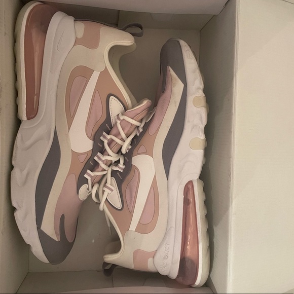 Women’s Nike Air Max 270 React - Picture 2 of 4